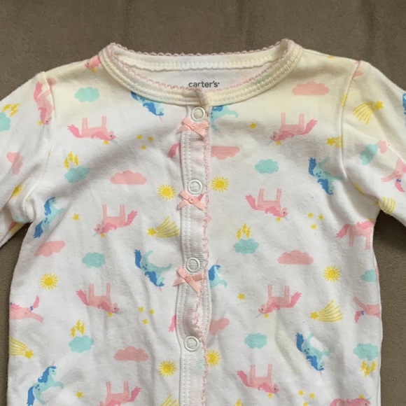3/$25 bundle of Carter’s Onesies - Picture 7 of 9